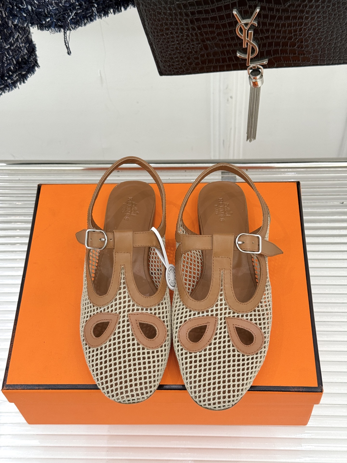 에르메스(HERMES) 메쉬 플랫 샌들 신발