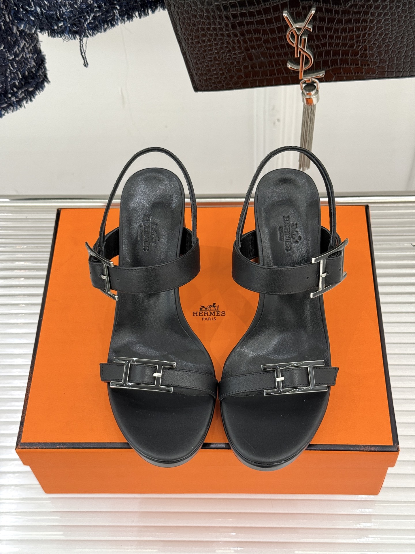 에르메스(HERMES) 더블 H 버클 플랫폼 하이힐 샌들 신발