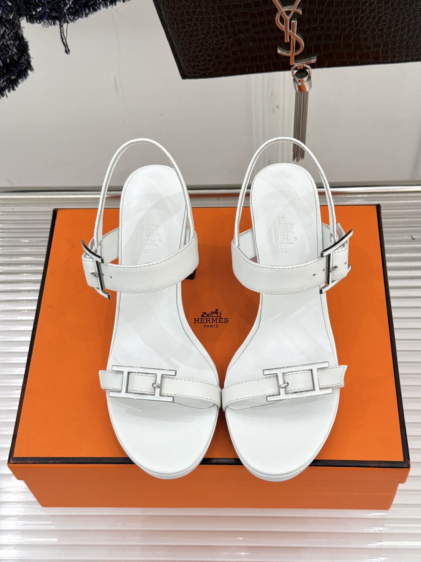 에르메스(HERMES) 더블 H 버클 플랫폼 하이힐 샌들 신발