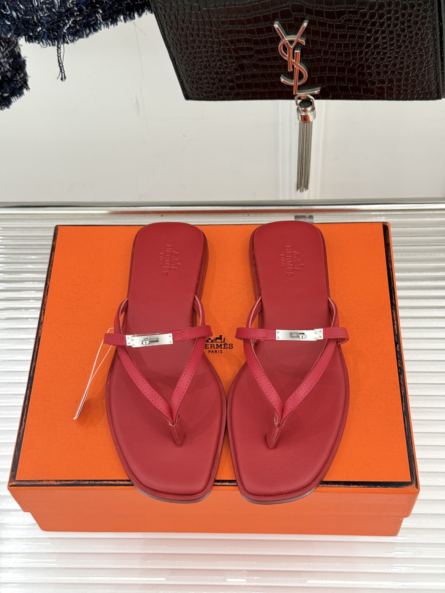 에르메스(HERMES) 켈리 버클 스트랩 플립플랍 샌들 신발