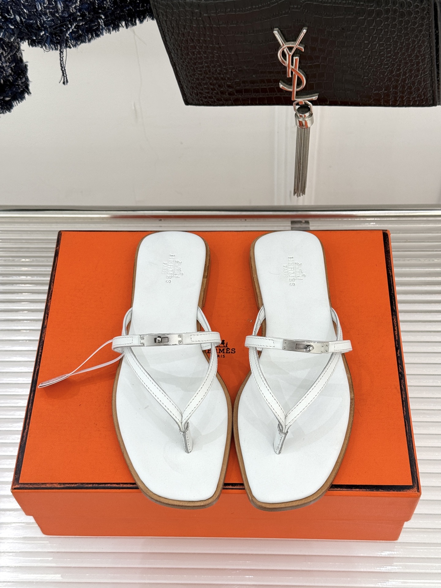 에르메스(HERMES) 켈리 버클 스트랩 플립플랍 샌들 신발