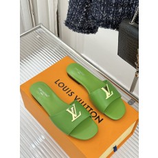 루이비통(LV) 메탈 로고 플랫 슬리퍼 신발