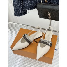 루이비통(LV) 체인 포인티드 토 캣힐 샌들 신발