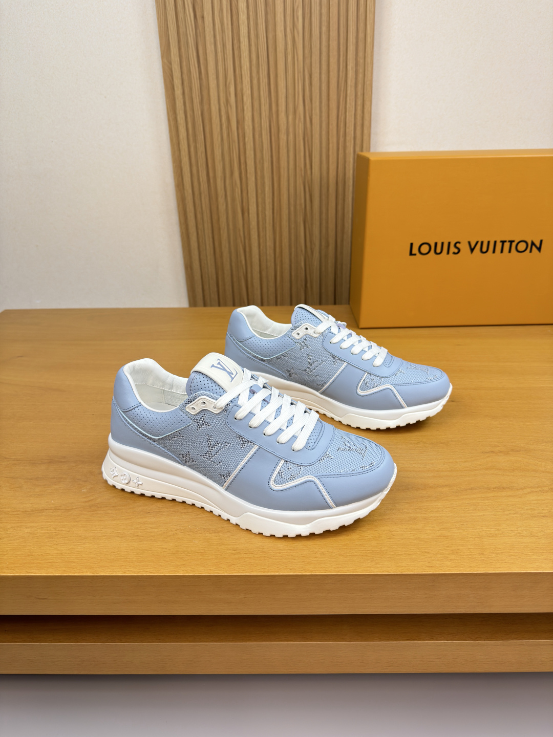 루이비통(Louis Vuitton) LV 하이엔드 프리미엄 나파 레더 캐주얼 믹스 스니커즈 신발