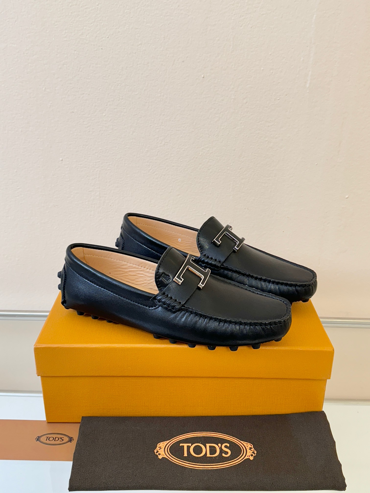 토즈(Tods) '남성 클래식 카프스킨 드라이빙 슈즈' 로퍼 구두 신발