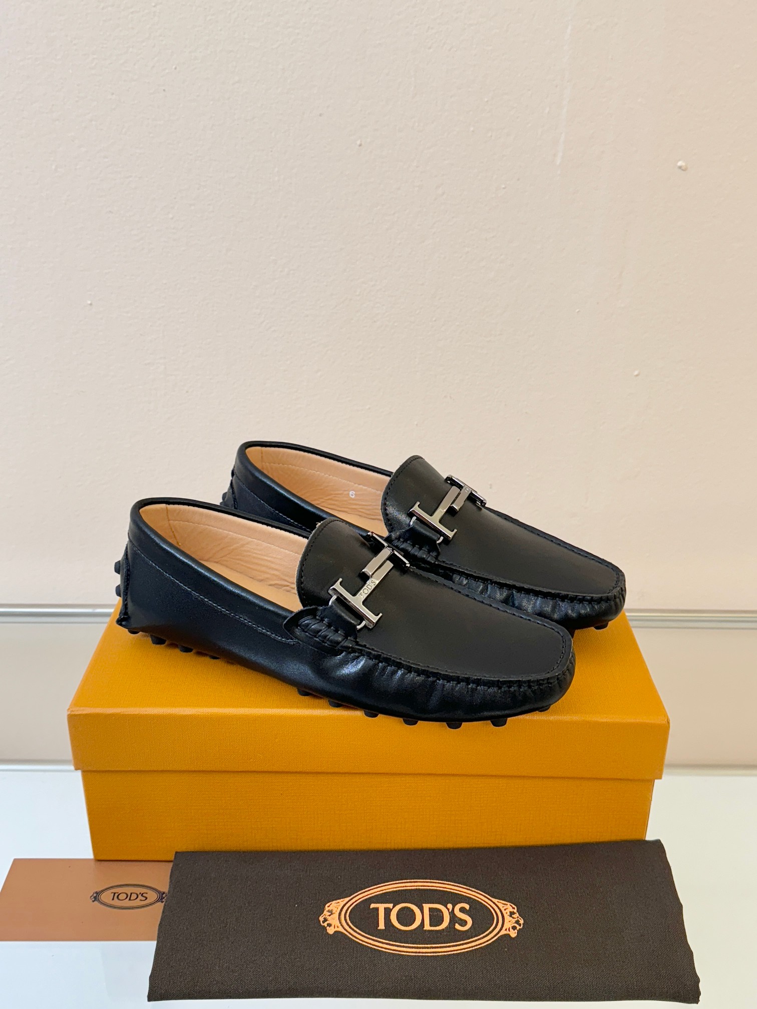 토즈(Tods) '남성 클래식 카프스킨 드라이빙 슈즈' 로퍼 구두 신발