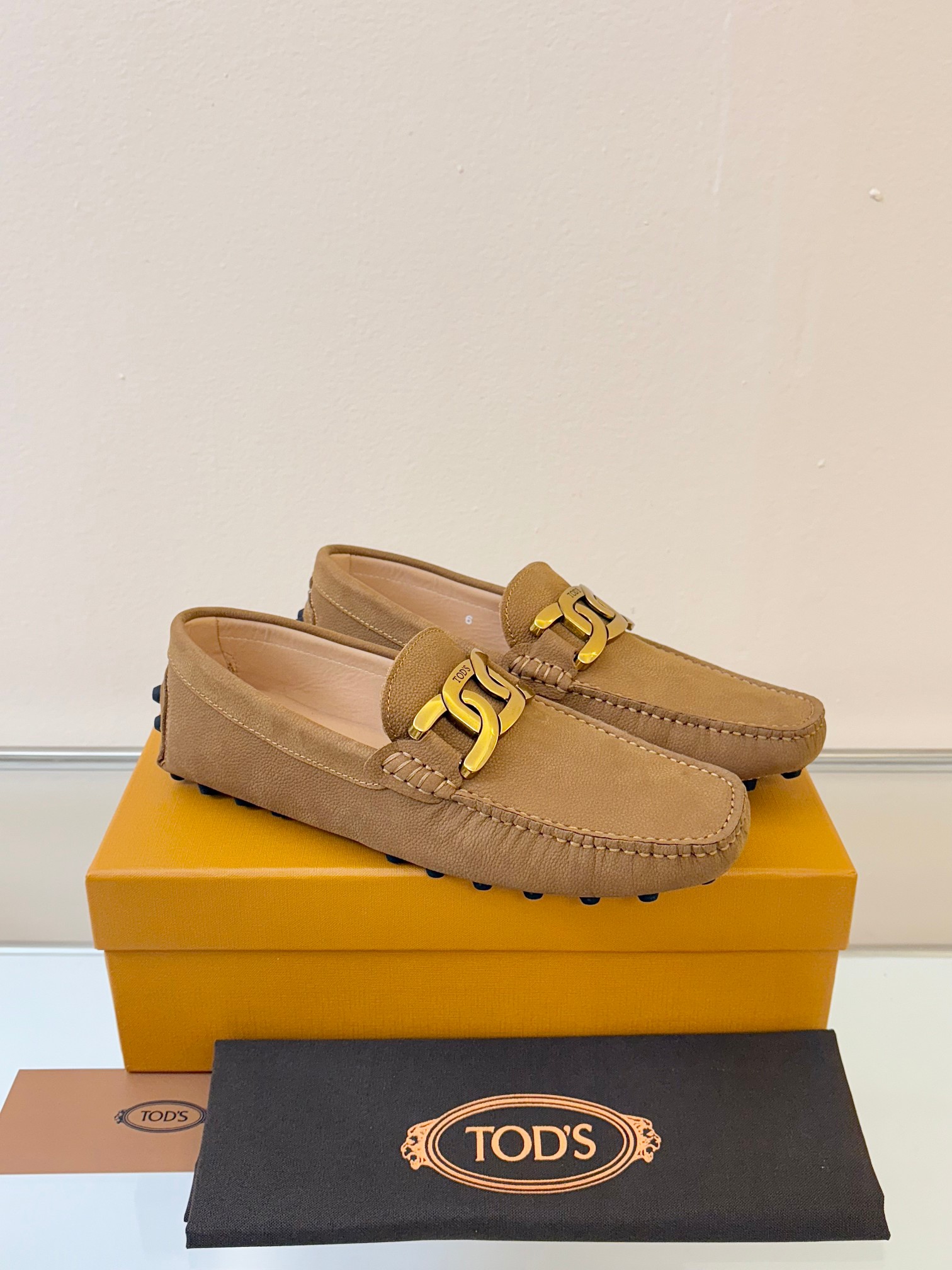 토즈(Tods) ‘남성 드라이빙 슈즈 로퍼 구두 신발