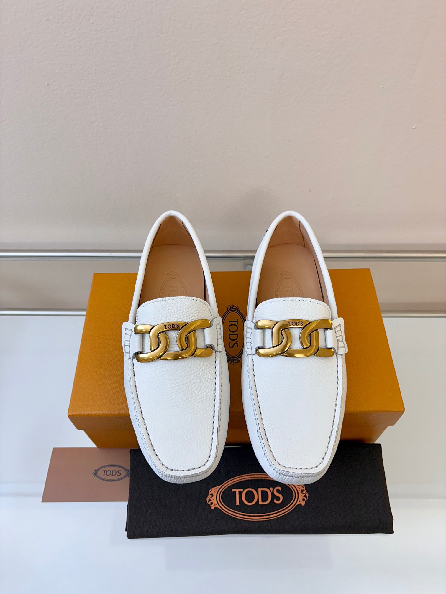 토즈(Tods) ‘남성 드라이빙 슈즈 로퍼 구두 신발