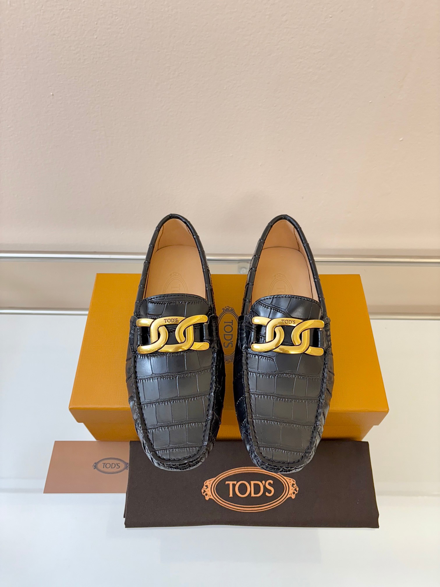 토즈(Tods) ‘남성 드라이빙 슈즈 로퍼 구두 신발