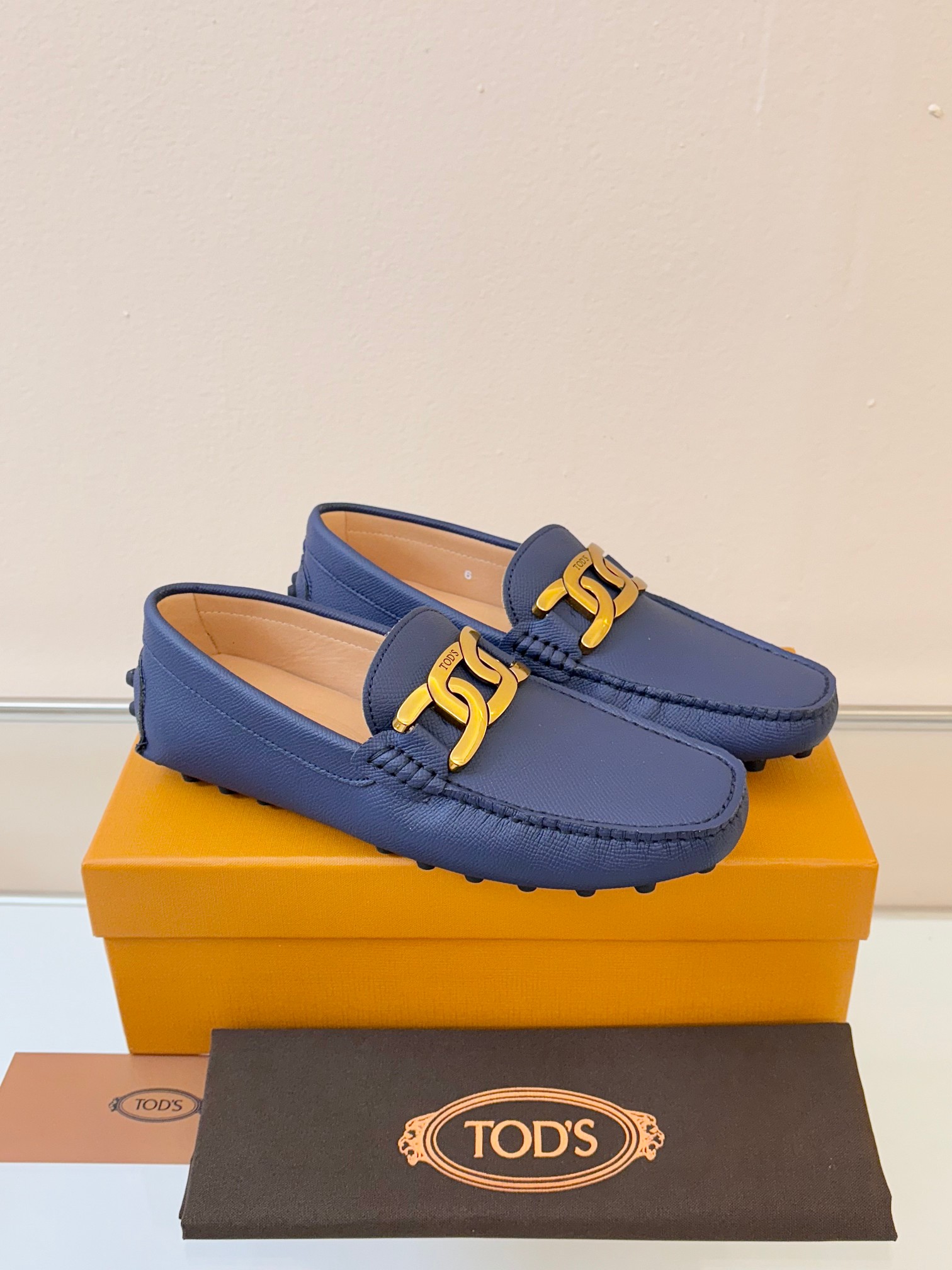 토즈(Tods) ‘남성 드라이빙 슈즈 로퍼 구두 신발