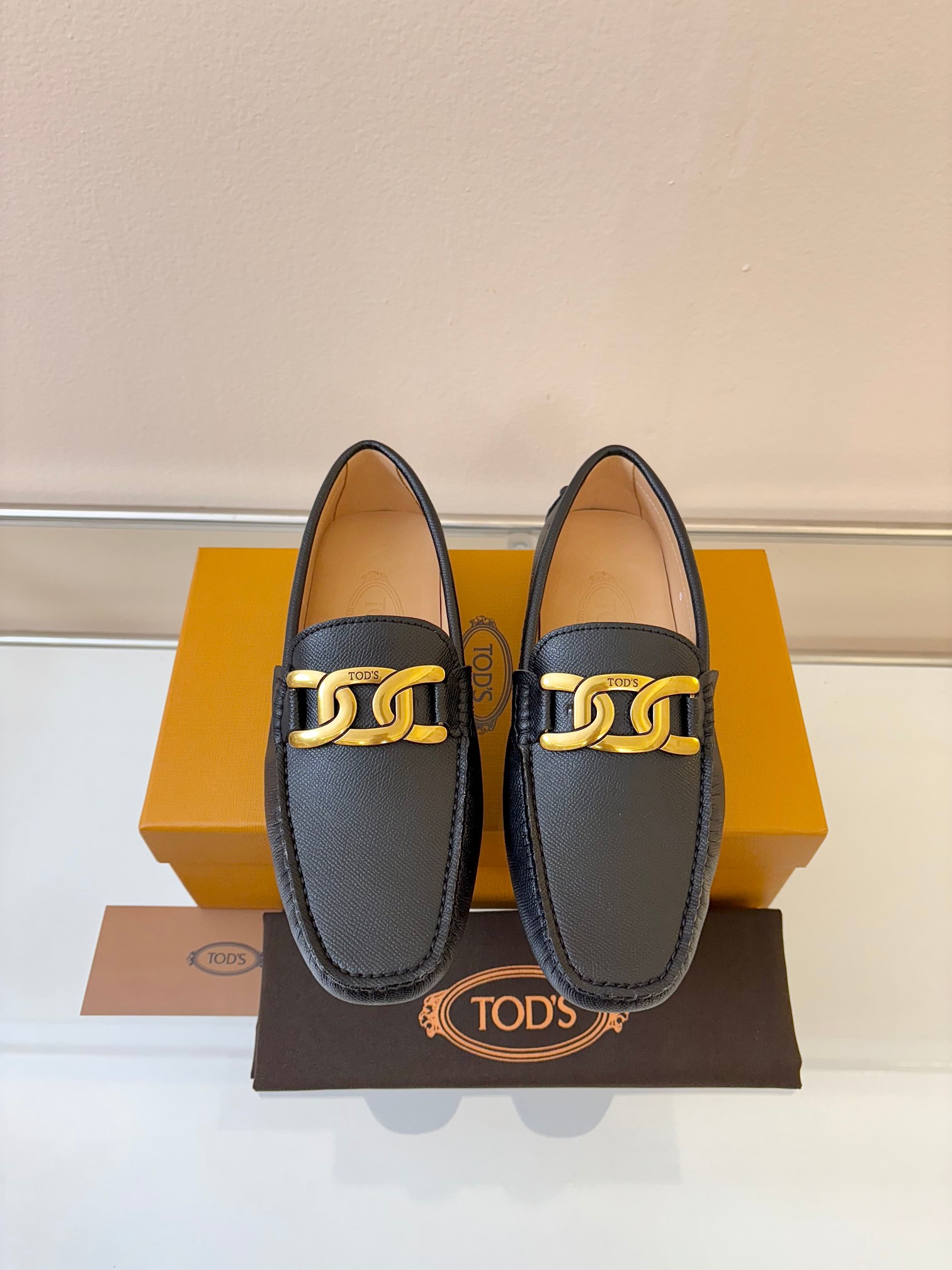 토즈(Tods) ‘남성 드라이빙 슈즈 로퍼 구두 신발