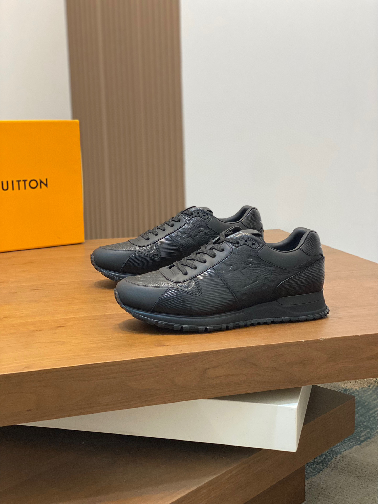 LV 루이비통 하이엔드 스트릿 스니커즈 신발