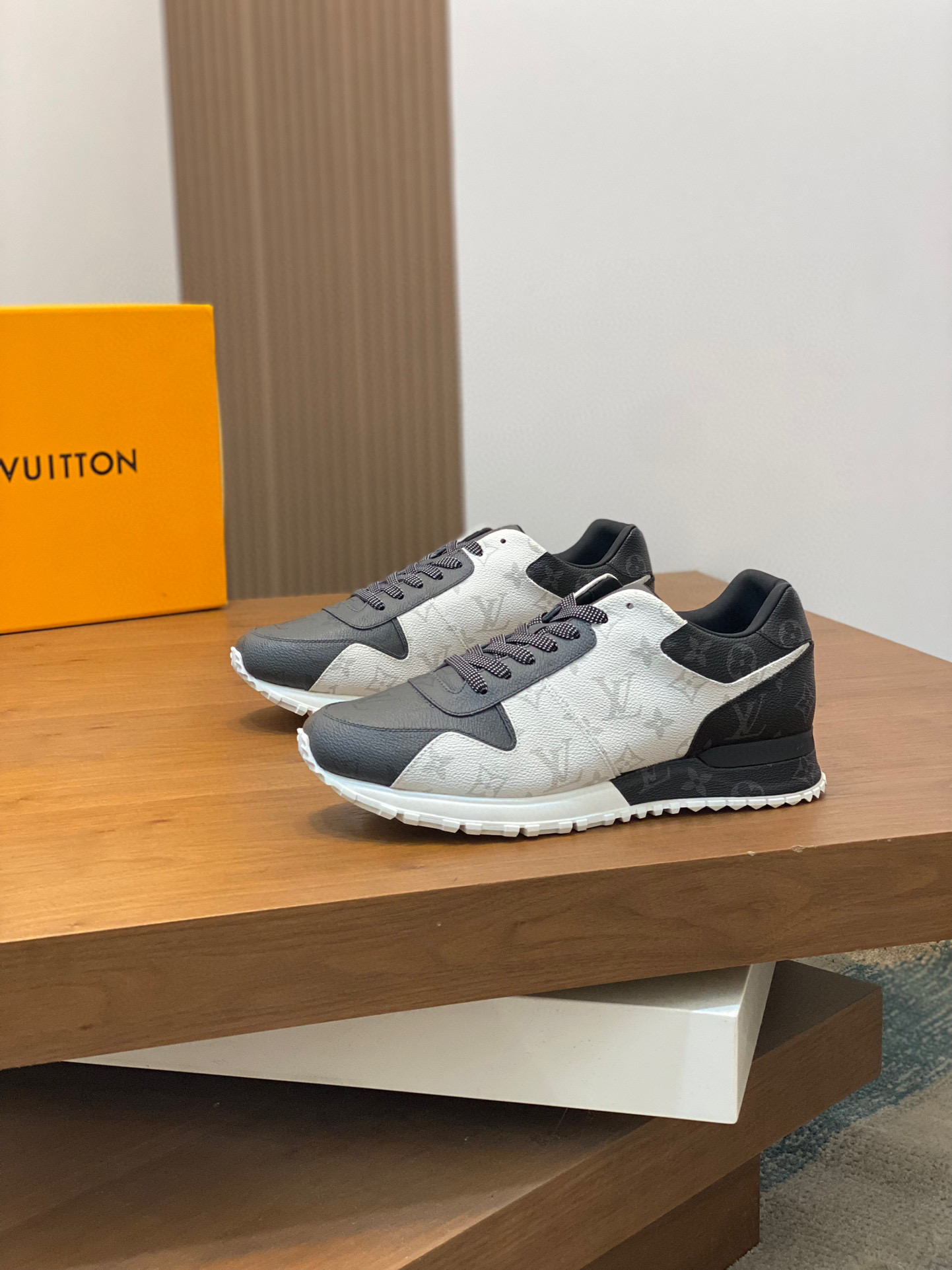 LV 루이비통 하이엔드 스트릿 스니커즈 신발