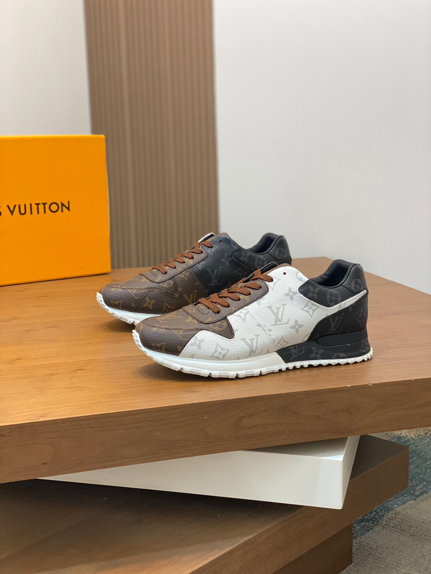 LV 루이비통 하이엔드 스트릿 스니커즈 신발