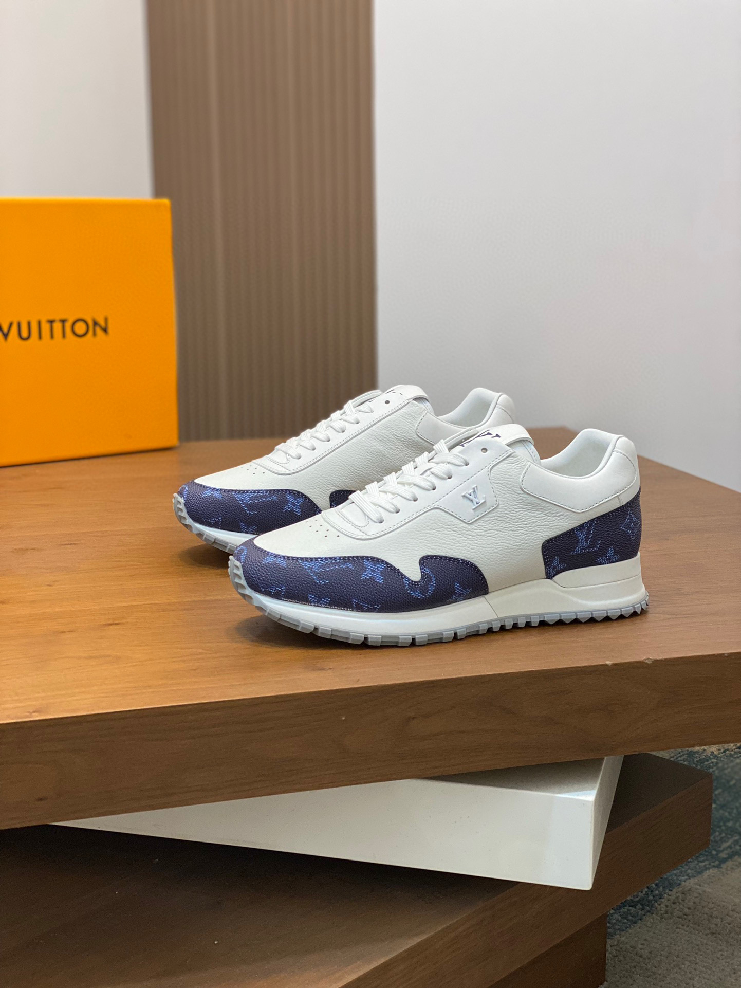 LV 루이비통 하이엔드 스트릿 스니커즈 신발