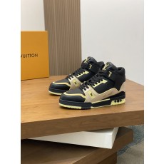 루이비통(Louis Vuitton) LV 프리미엄 나파 레더 펀칭 로고 스니커즈 신발