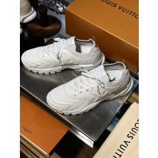 루이비통(Louis Vuitton) LV 러너 타틱(Runner Tatic) 테크니컬 스니커즈 신발