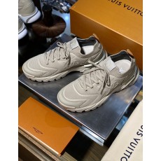 루이비통(Louis Vuitton) LV 러너 타틱(Runner Tatic) 테크니컬 스니커즈 신발