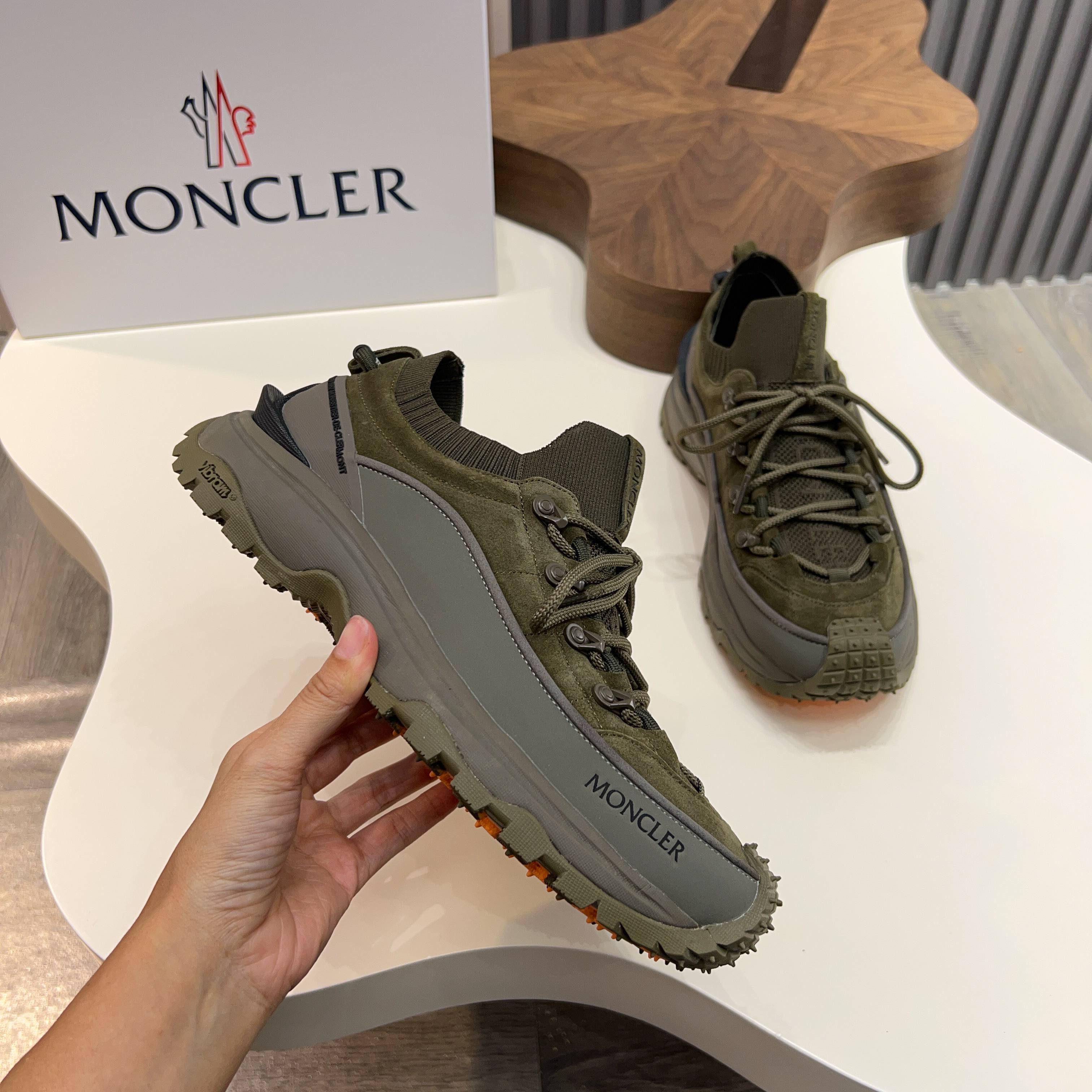Moncler 몽클레어 몽클레르 아웃도어 테크니컬 스니커즈 신발