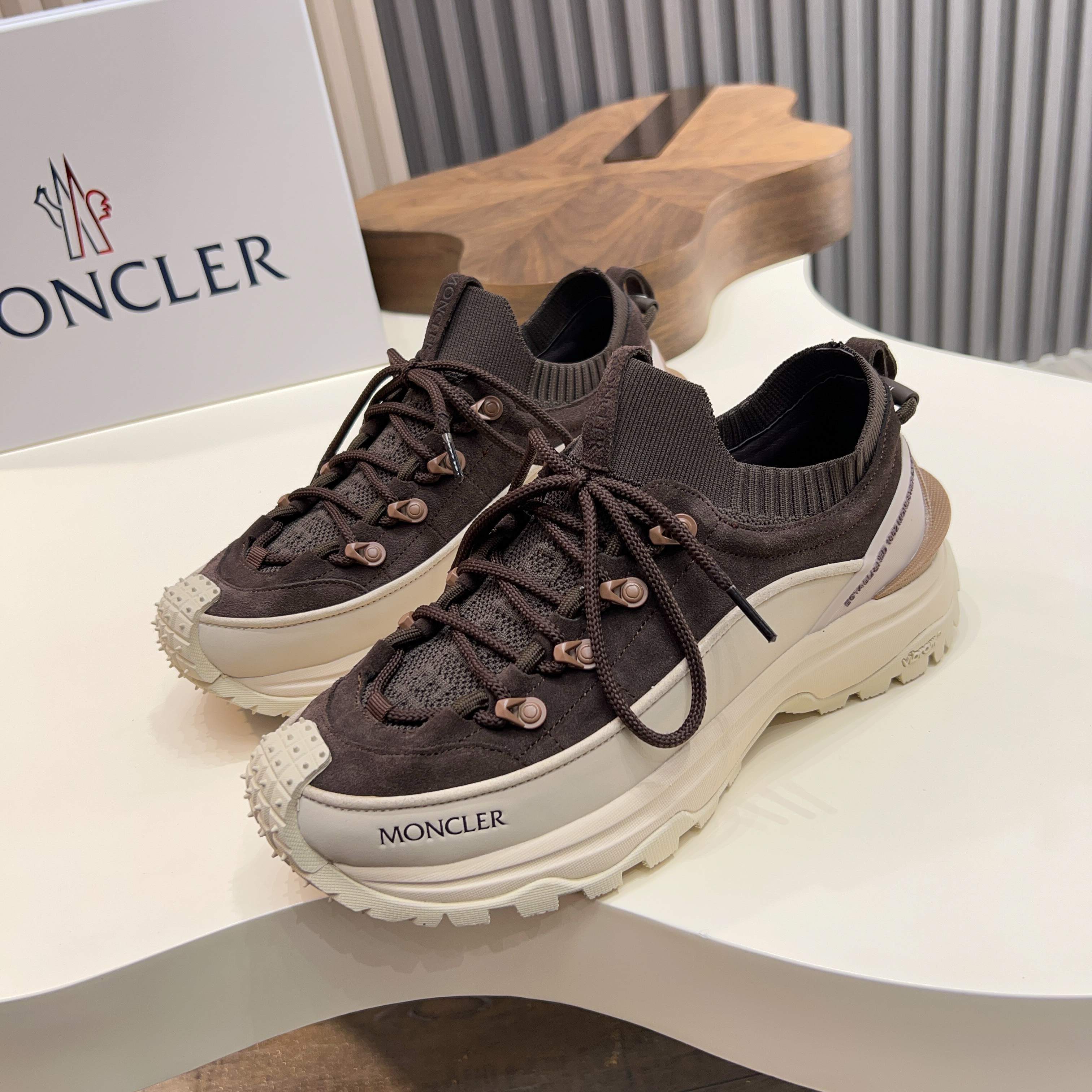 Moncler 몽클레어 몽클레르 아웃도어 테크니컬 스니커즈 신발