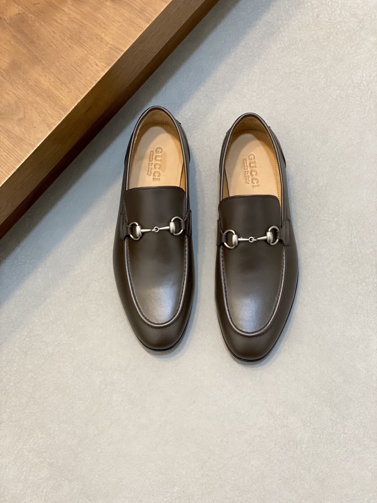 구찌(Gucci) 프리미엄 크리스탈 램스킨 로퍼 구두 신발