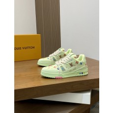 루이비통(LV) 신상 트레이너(Trainer) 모노그램 에나멜 스니커즈 신발