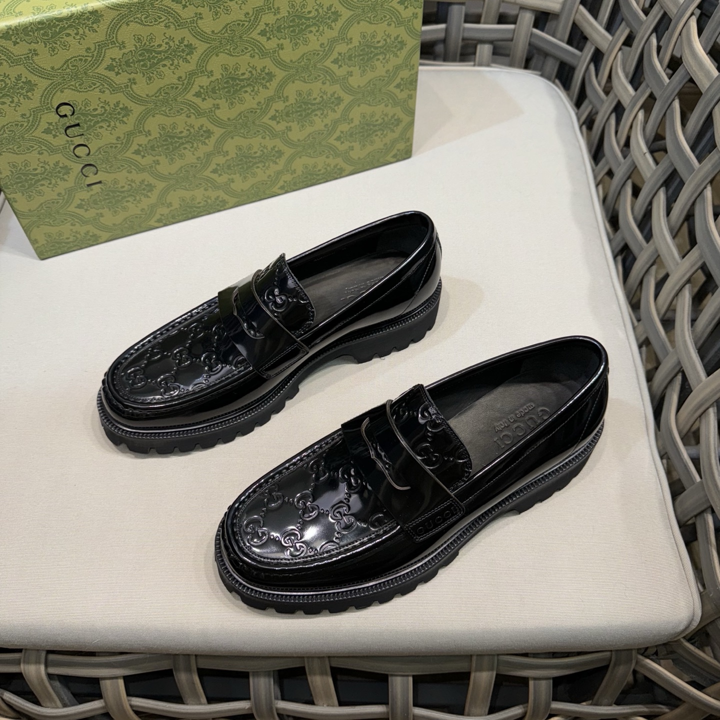 구찌(Gucci) 웹 스트라이프 & GG 블랙 로고 로퍼 구두 신발