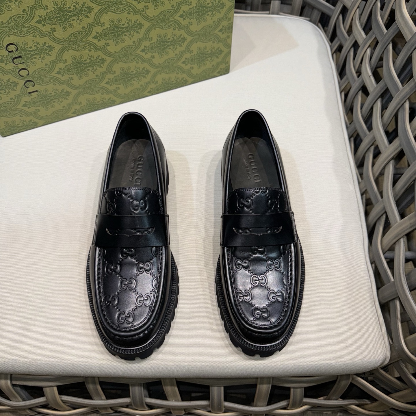구찌(Gucci) 웹 스트라이프 & GG 블랙 로고 로퍼 구두 신발