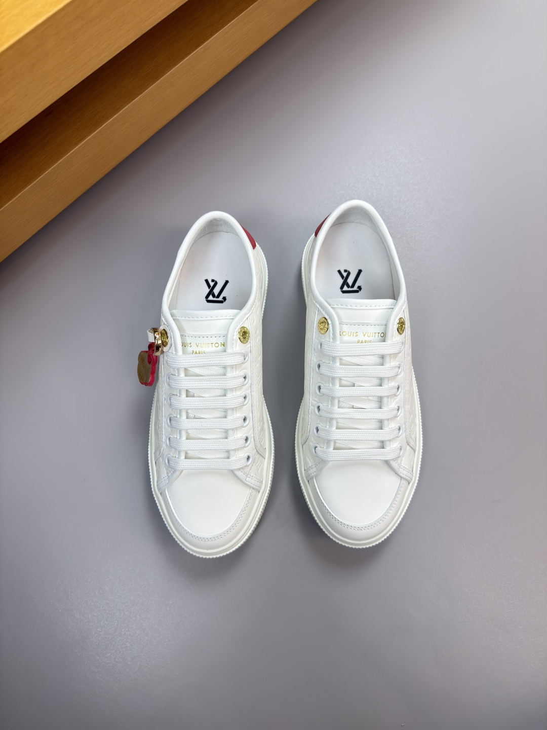 루이비통(LV) 프리미엄 커플 로우탑 스니커즈 신발