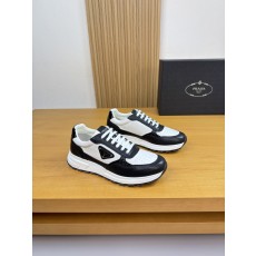 프라다(PRADA) 메탈 로고 나파 & 스톤 패턴 스니커즈 신발