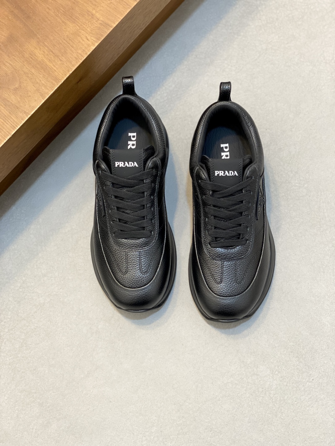 프라다(Prada) 뉴 시즌 가죽 믹스 플랫폼 스니커즈 신발