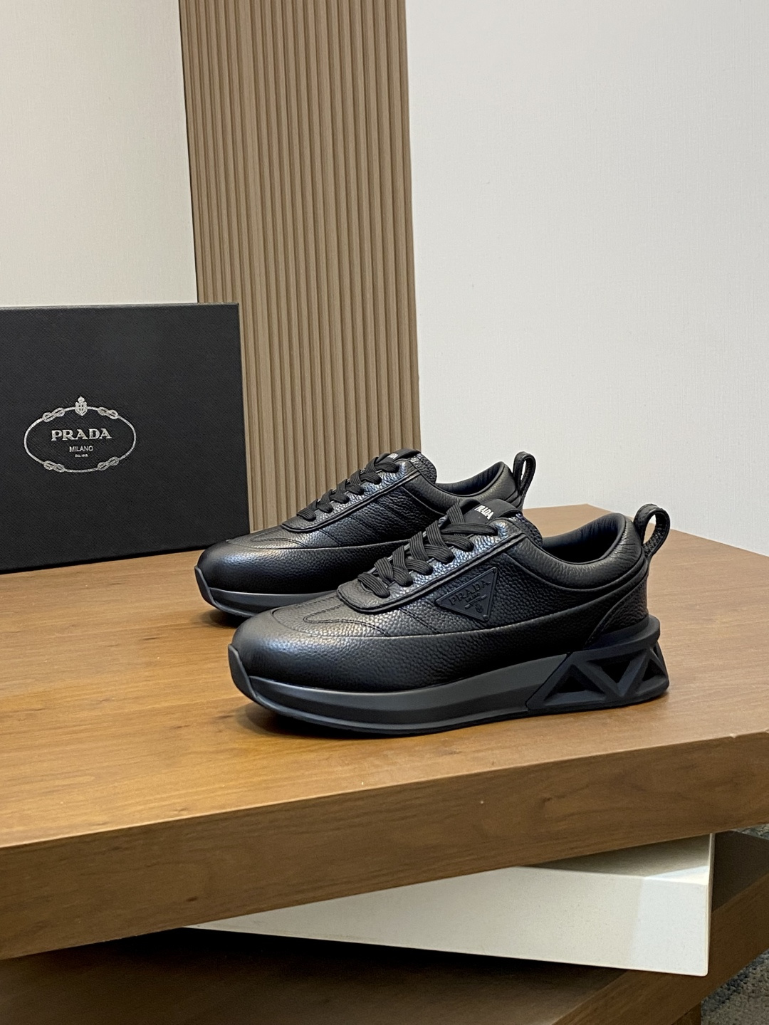 프라다(Prada) 뉴 시즌 가죽 믹스 플랫폼 스니커즈 신발