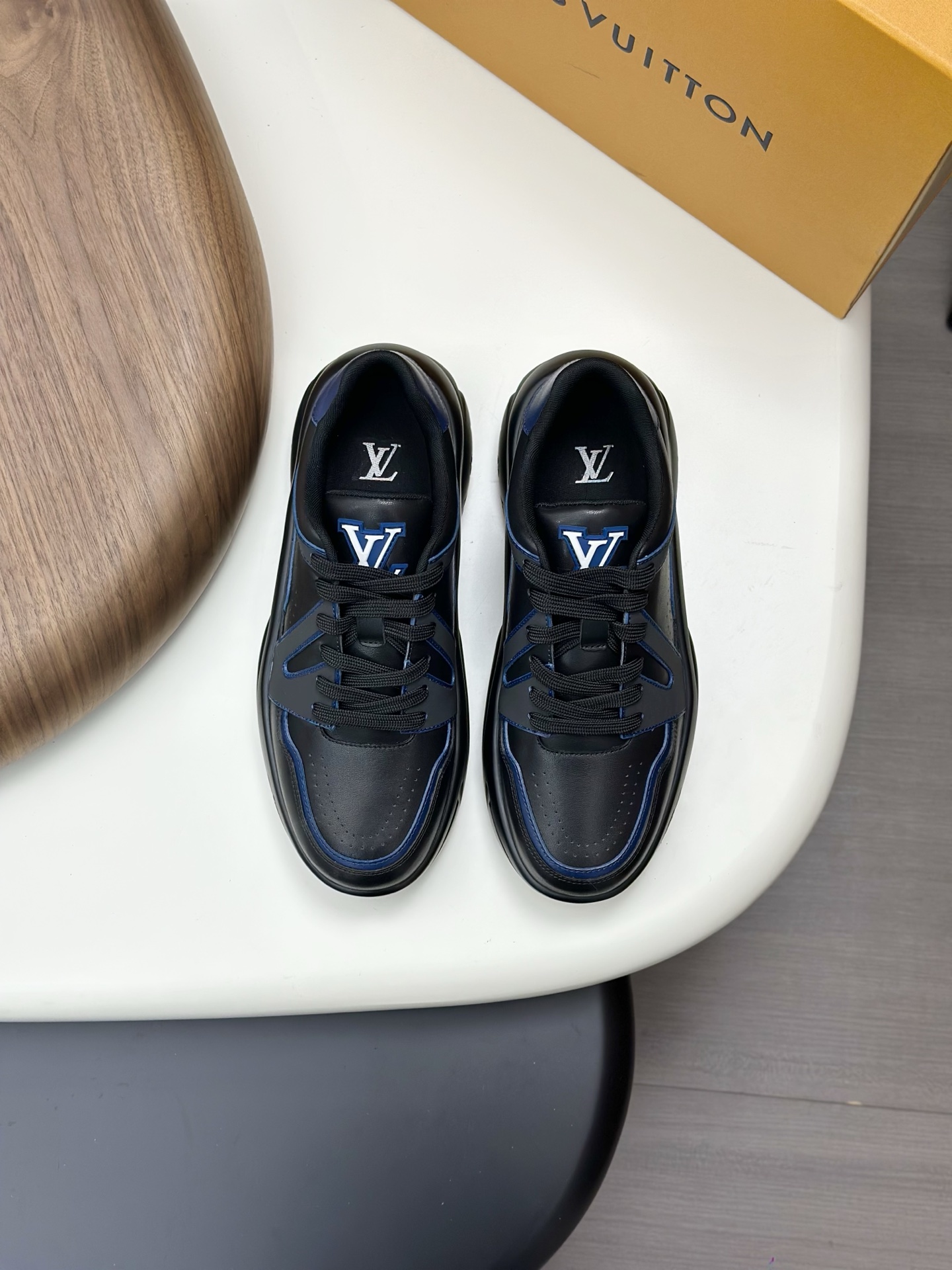 루이비통(LV) 컬러 블록 믹스 스니커즈 신발