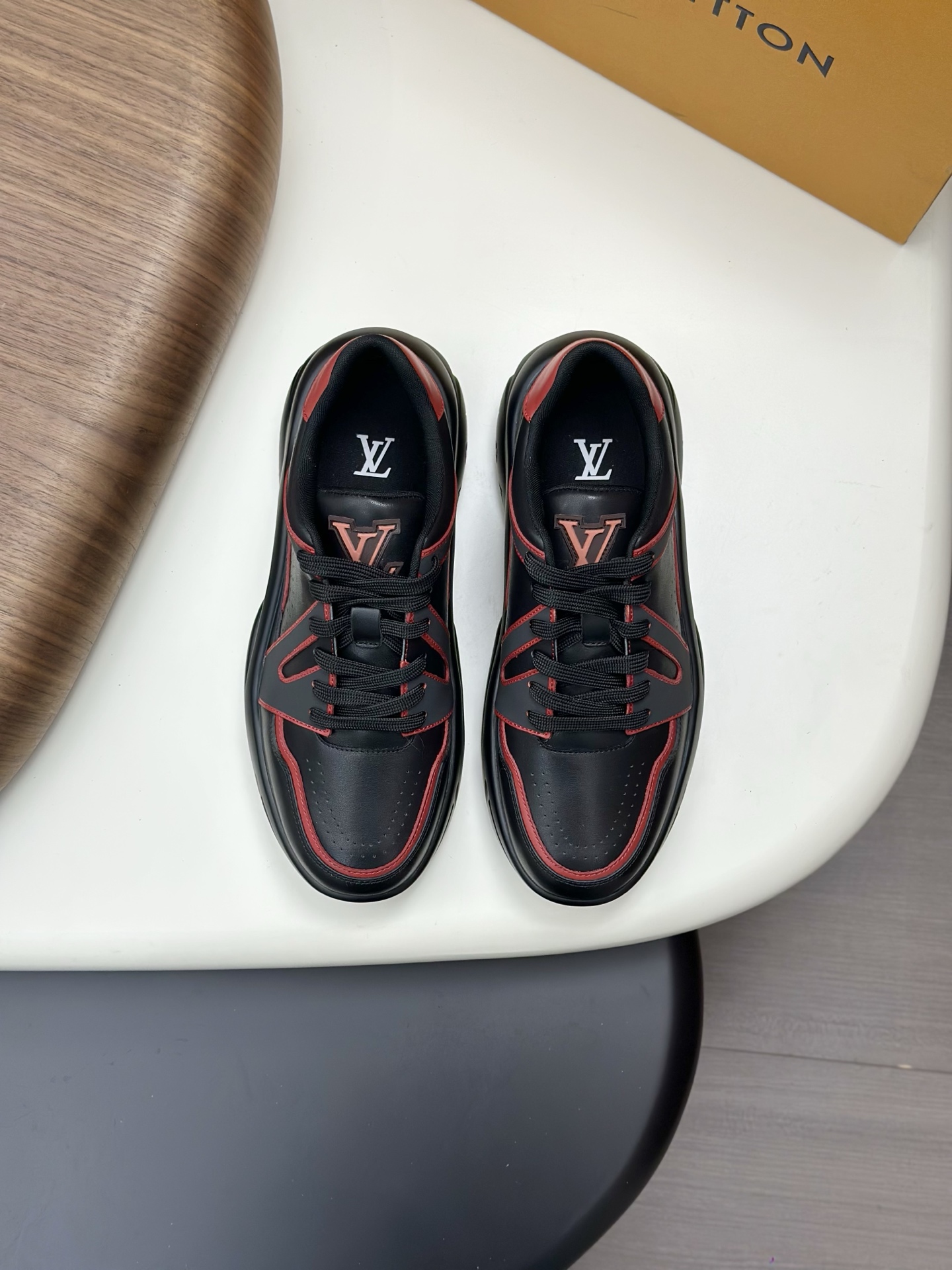 루이비통(LV) 컬러 블록 믹스 스니커즈 신발