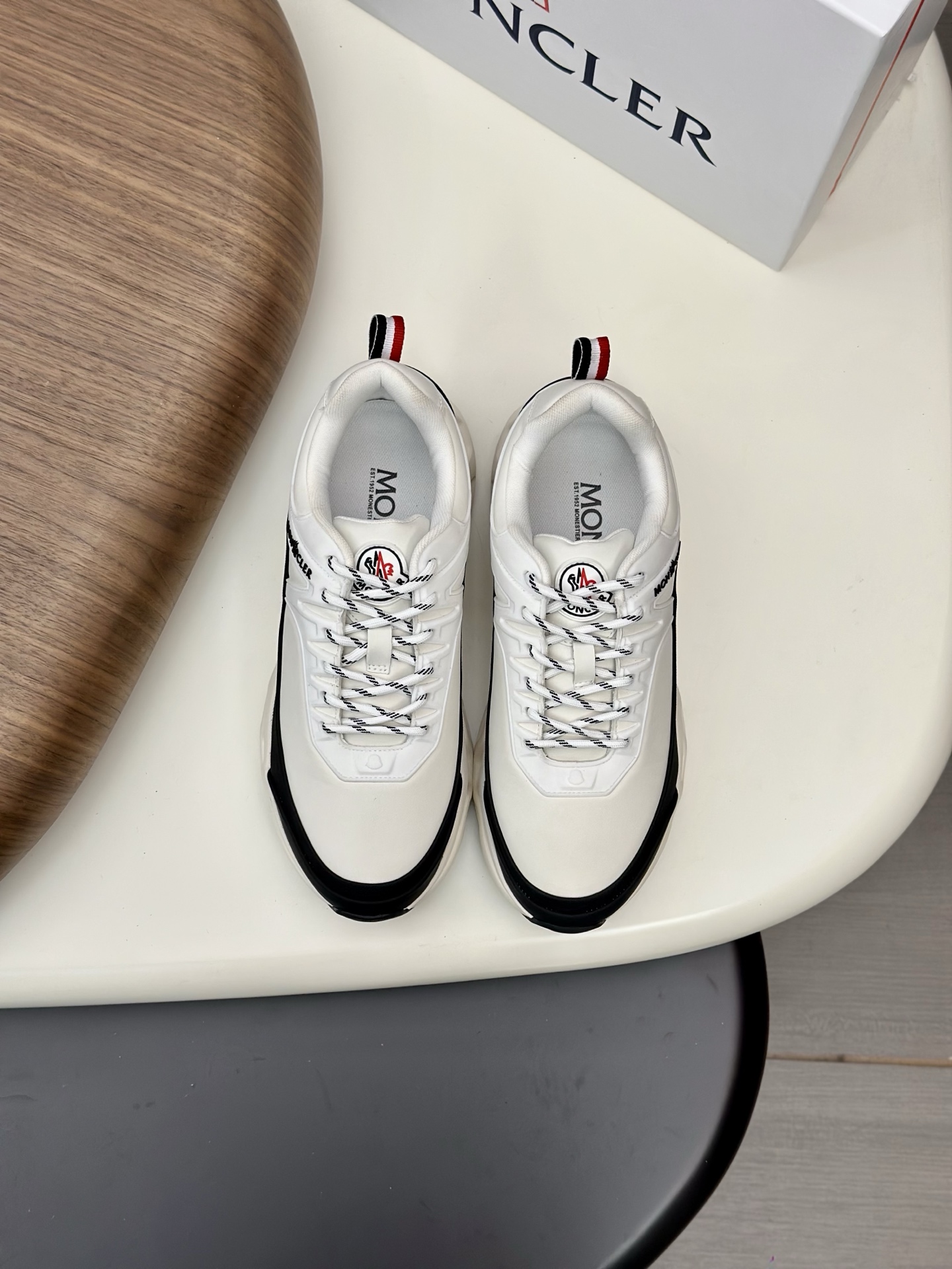 몽클레어 몽클레르(Moncler) 믹스 소재 테크니컬 스니커즈 신발