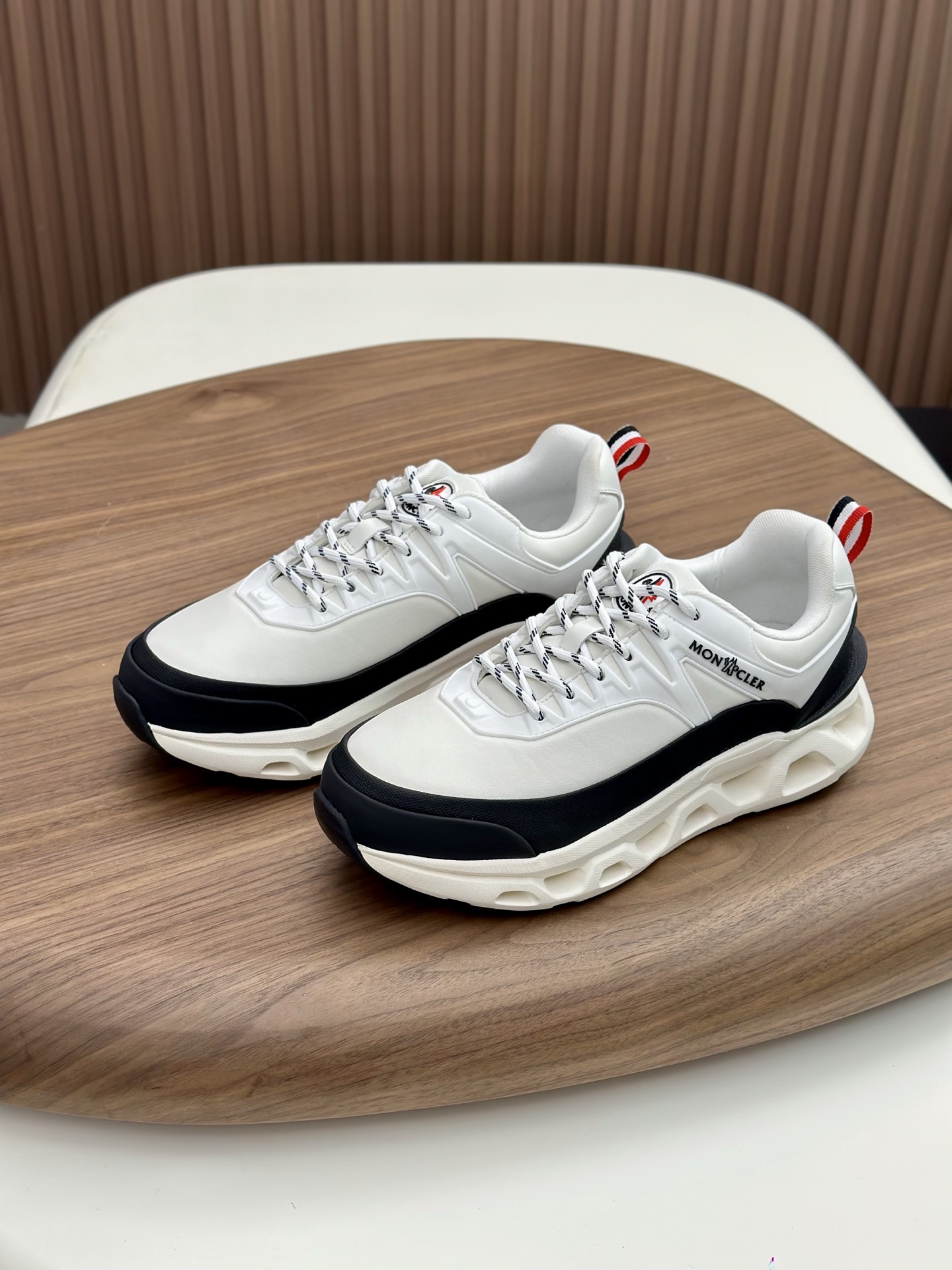 몽클레어 몽클레르(Moncler) 믹스 소재 테크니컬 스니커즈 신발