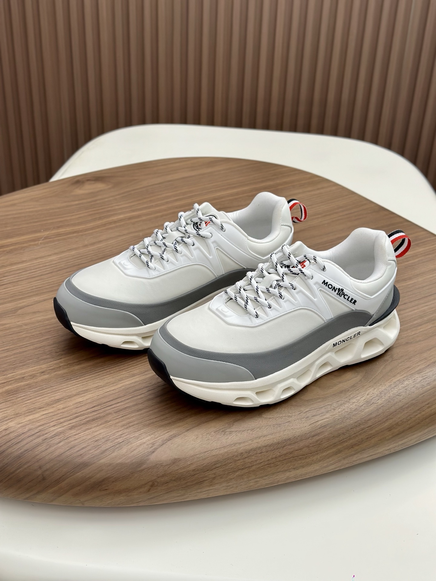 몽클레어 몽클레르(Moncler) 믹스 소재 테크니컬 스니커즈 신발