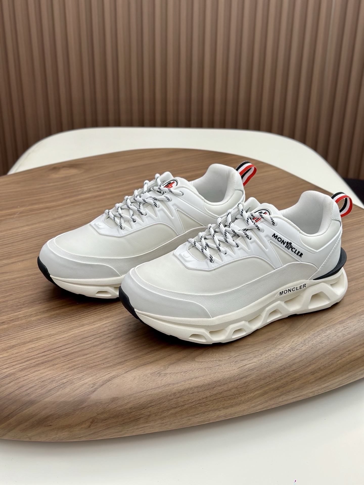 몽클레어 몽클레르(Moncler) 믹스 소재 테크니컬 스니커즈 신발