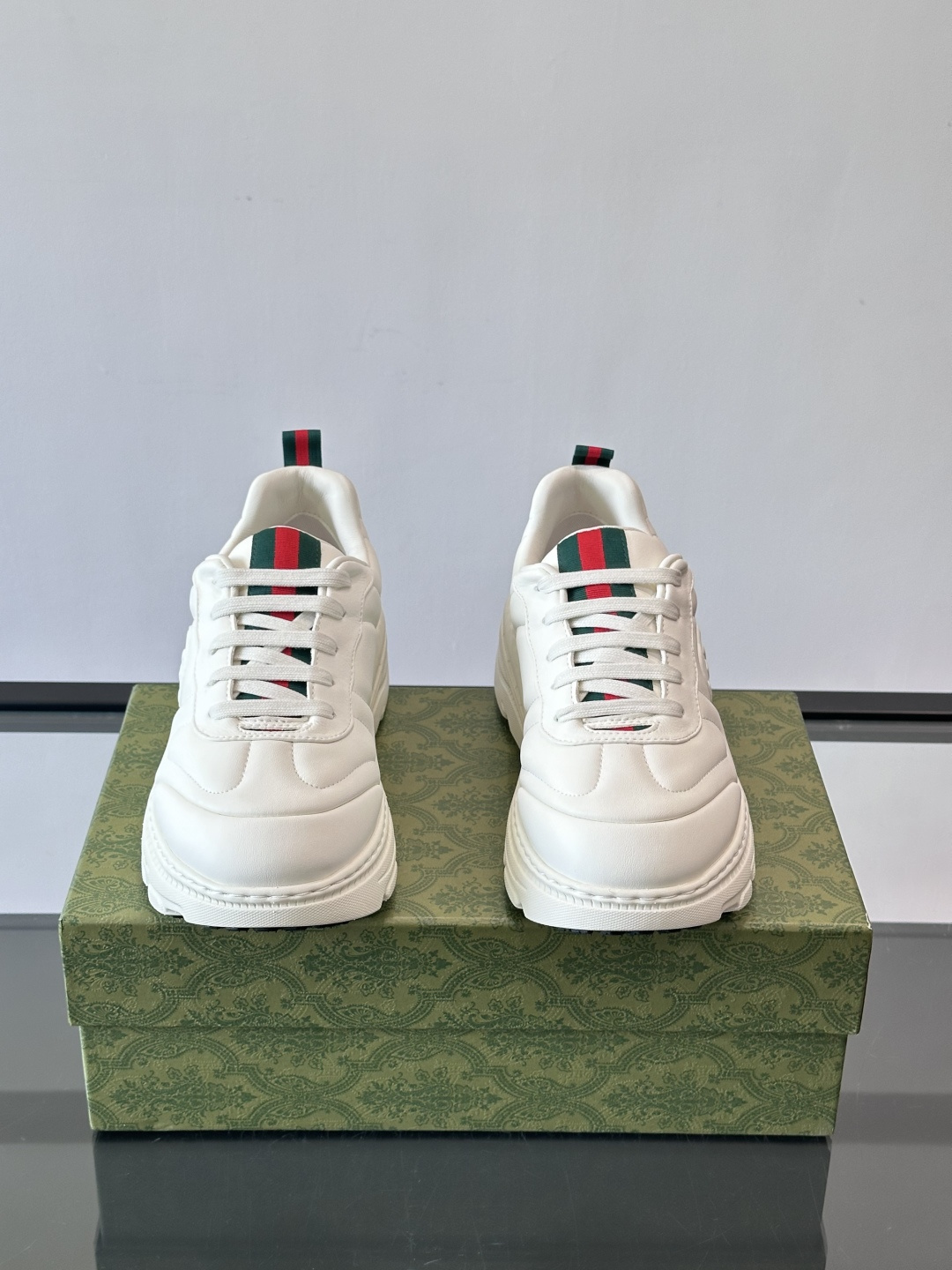 구찌(Gucci) 라이톤(Rhyton) 웹 스트라이프 & GG 스니커즈 신발