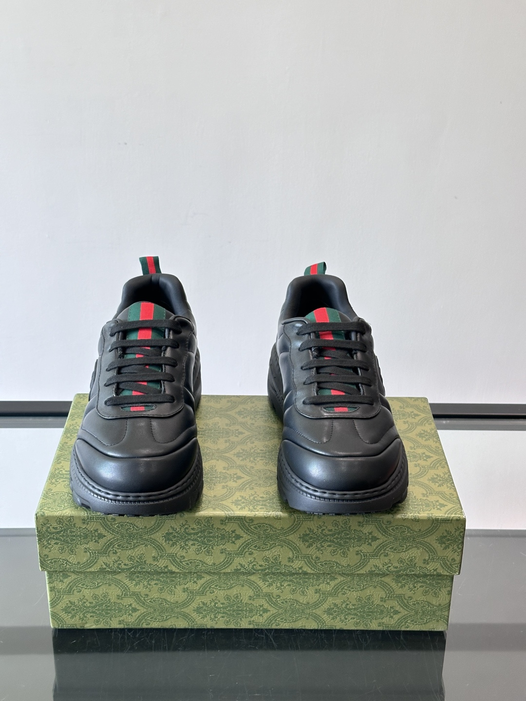 구찌(Gucci) 라이톤(Rhyton) 웹 스트라이프 & GG 스니커즈 신발