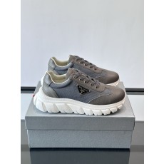 프라다(Prada) 프리미엄 소가죽 삼각 로고 플랫폼 스니커즈 신발