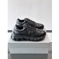 프라다(Prada) 메탈 로고 스니커즈 신발