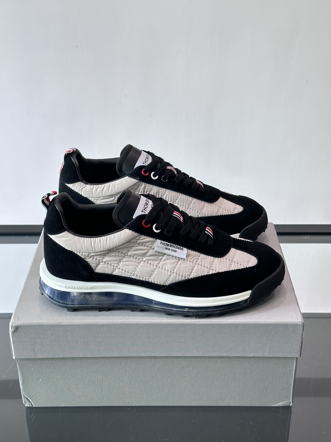 톰브라운(Thom Browne) TB 에어쿠션 메쉬 조거 스니커즈 신발