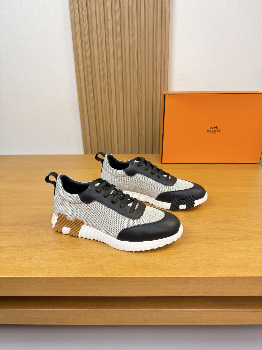 에르메스(Hermes) 나파 & 캔버스 믹스 럭셔리 스니커즈 신발