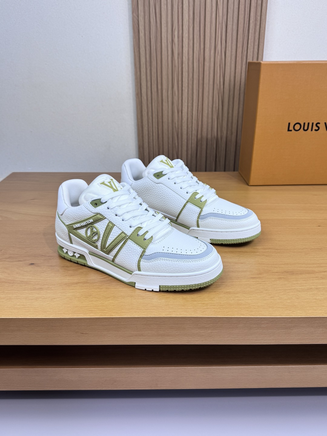 루이비통 LV 리치 가죽 & 인젝션 모듈 스니커즈 신발