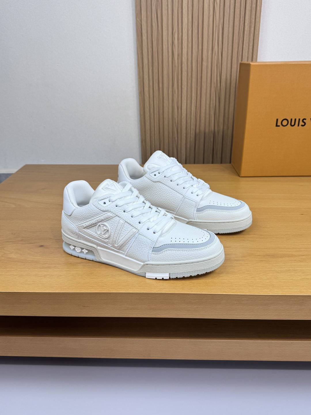 루이비통 LV 리치 가죽 & 인젝션 모듈 스니커즈 신발