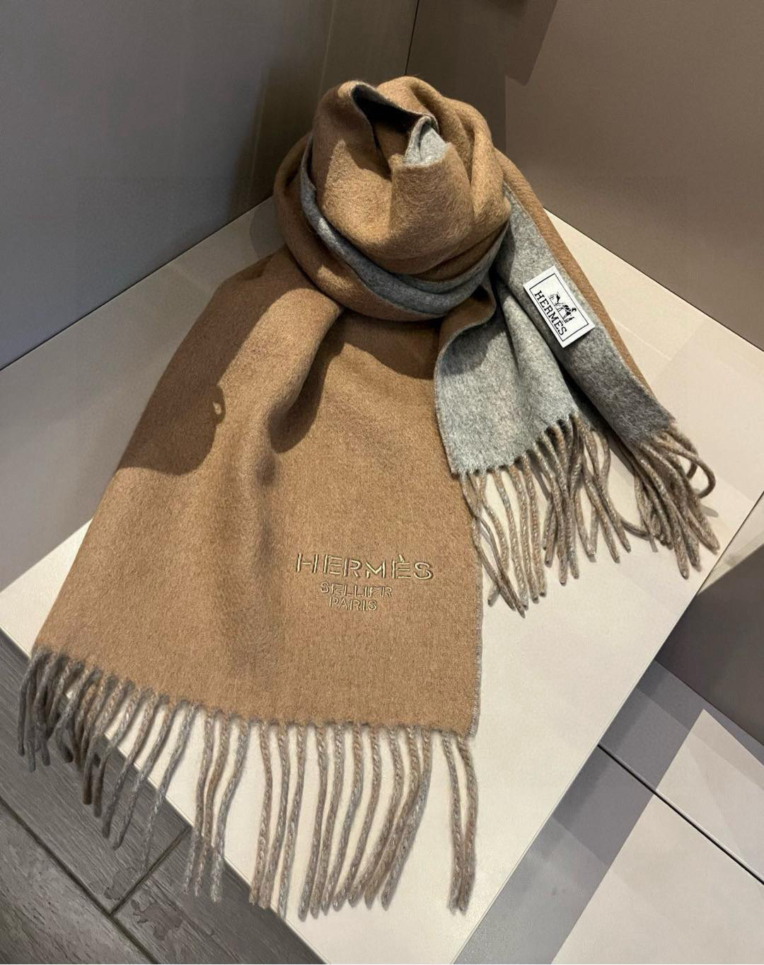 에르메스(HERMES) 리버서블 램울 목도리 스카프