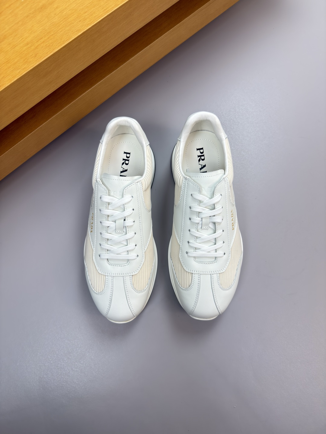 프라다(PRADA) 가죽 믹스 하이엔드 스니커즈 신발