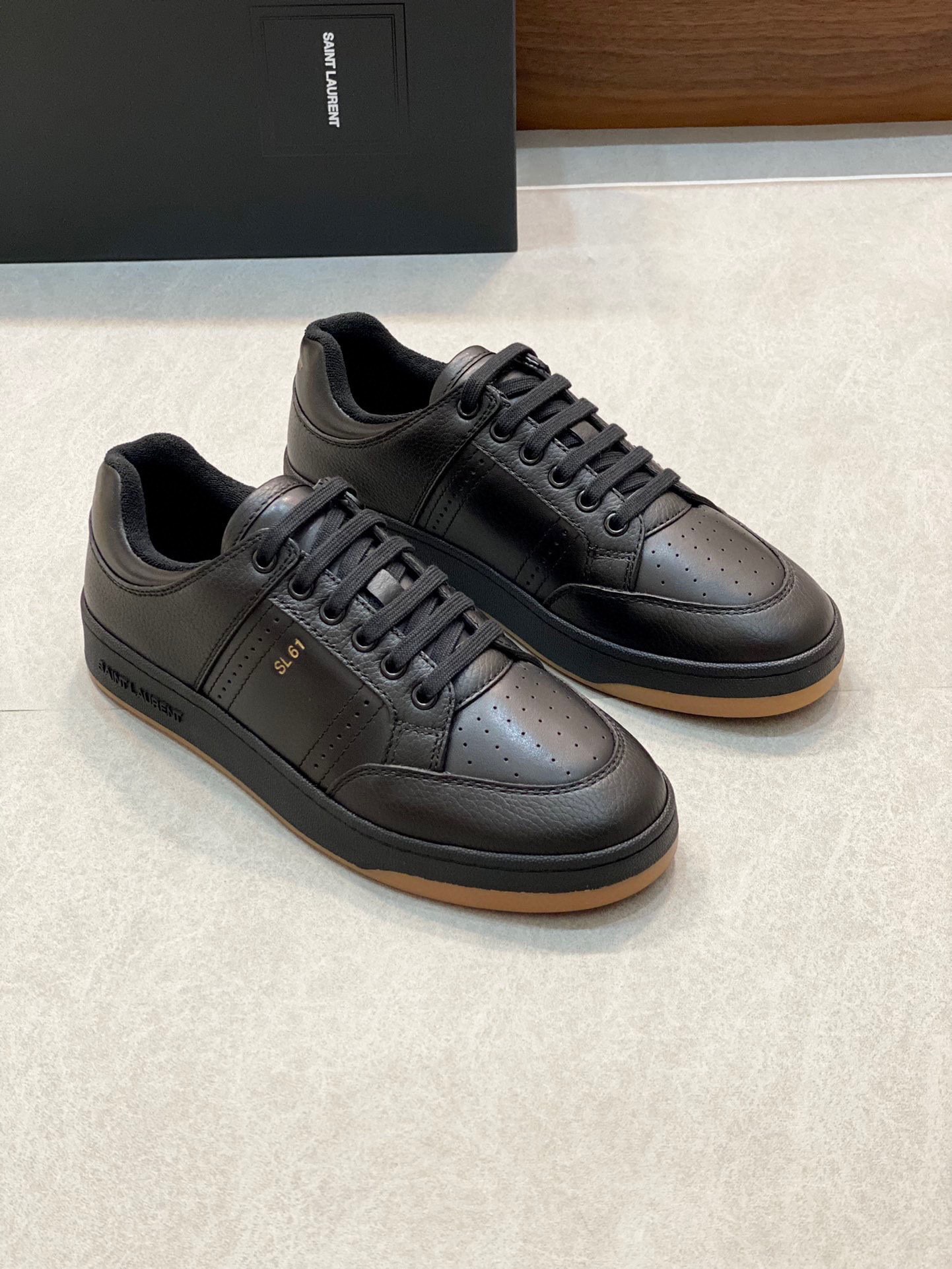 YSL 생로랑 SL/61 로우탑 스니커즈 신발