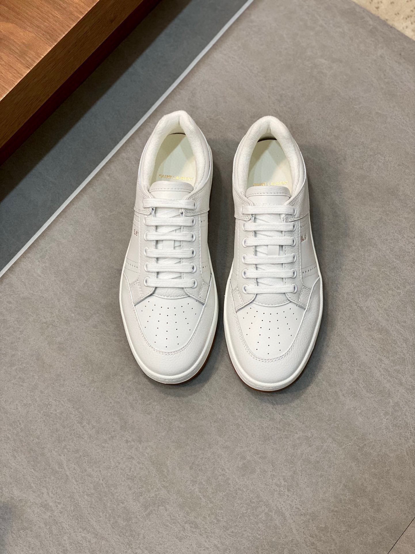 YSL 생로랑 SL/61 로우탑 스니커즈 신발
